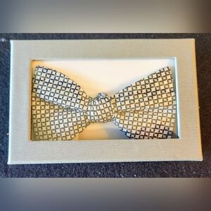 Brand New! Jos A. Bank Patterned Bow Tie Black & Silver w/Original Box NWT
